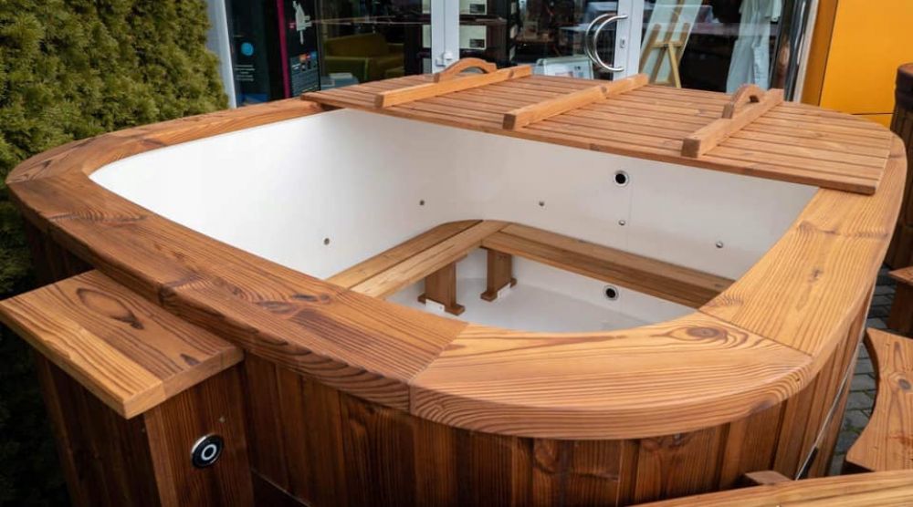 hottub jacuzzi